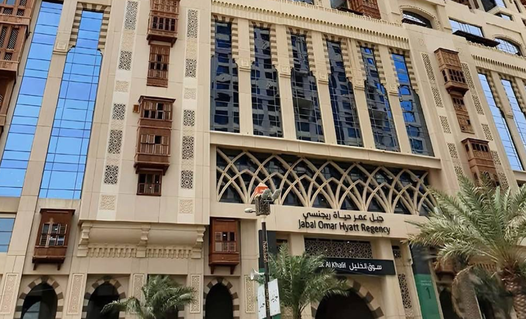 HYATT REGENCY 24.06